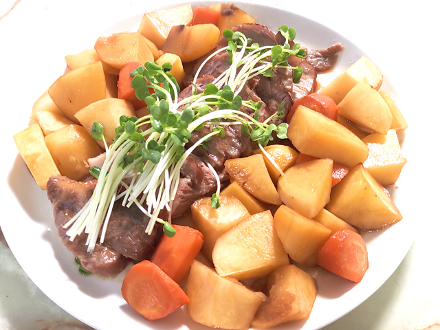 オーブンで簡単！豚ロース肉と根菜の照り焼き風のレシピ