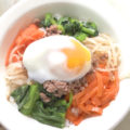 簡単韓国風！小松菜とひき肉のビビンバ丼のレシピ