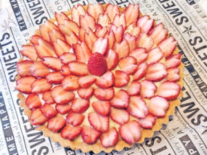 苺たっぷり！花咲く☆イチゴのタルト